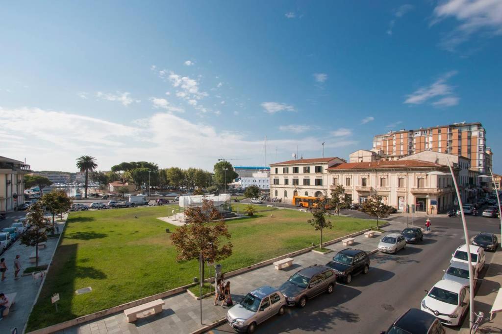 Historical Apartments By Seaside Viareggio Exterior photo
